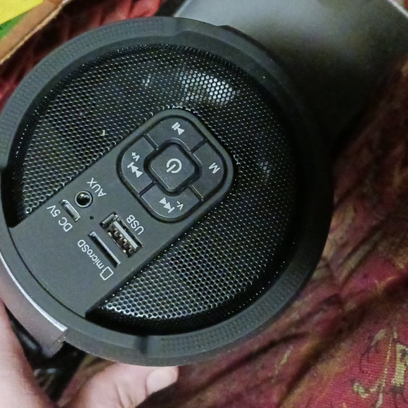 Volkano Mamba Bluetooth speaker - Picture 2 of 3